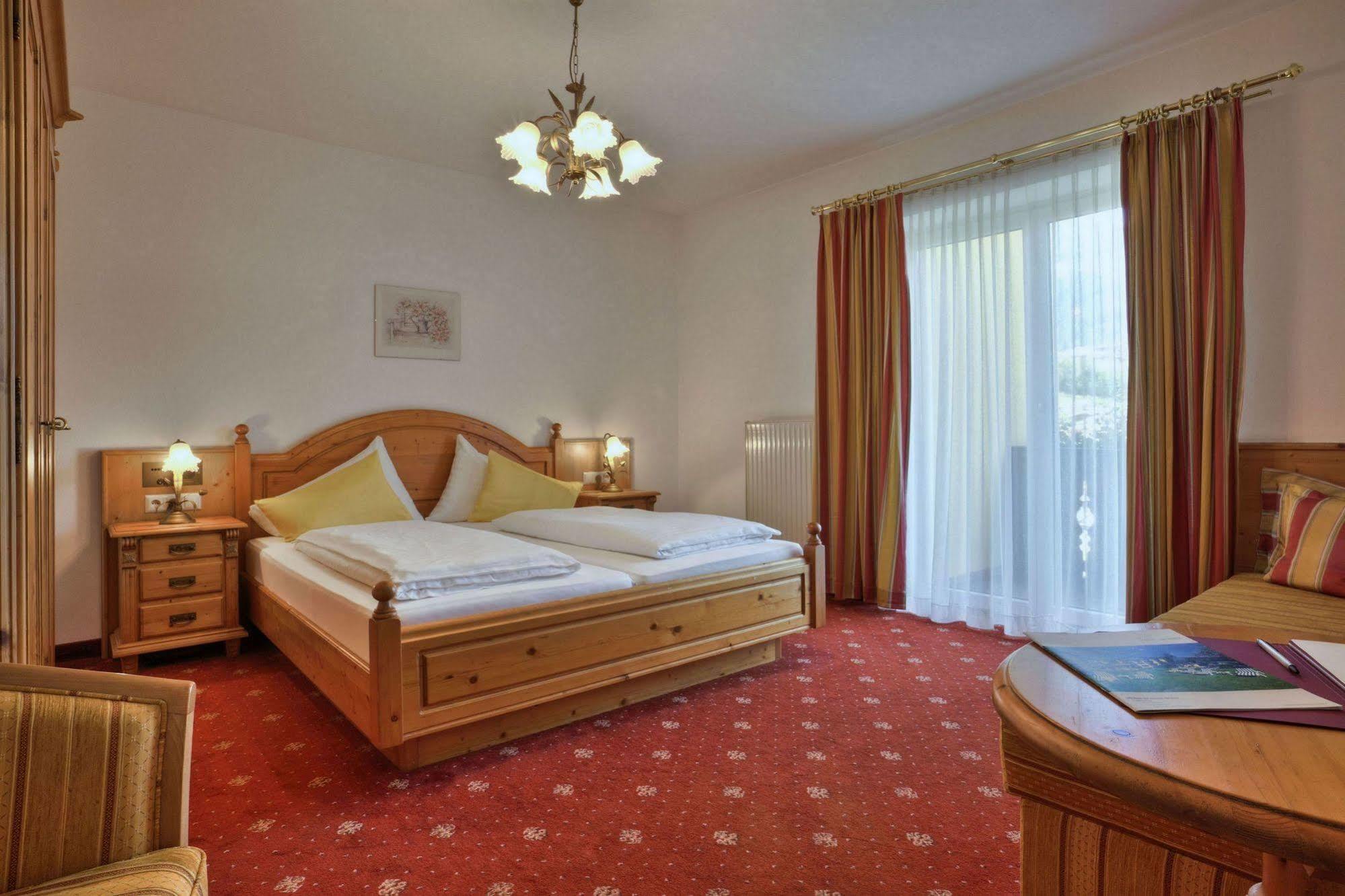 Hotel Alpenresidenz Adler à Kirchberg en Tyrol Extérieur photo