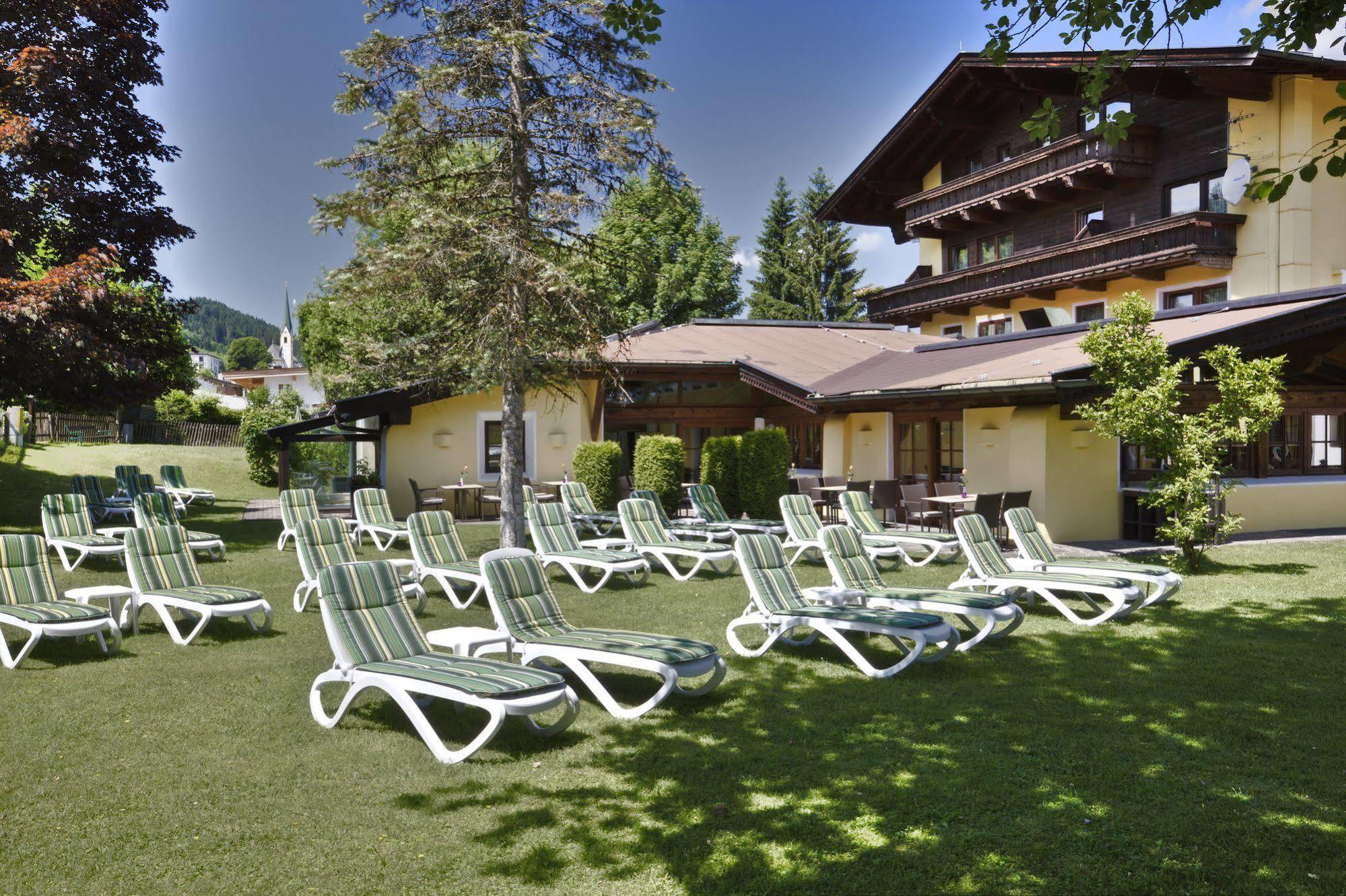 Hotel Alpenresidenz Adler à Kirchberg en Tyrol Extérieur photo